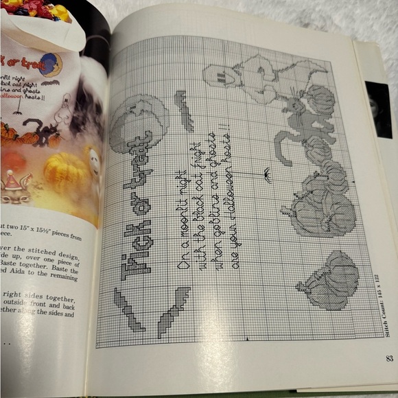 Holidays in Cross-Stitch 1987 Hardcover Book PatternsColor VanessaAnn Collection - Picture 12 of 15